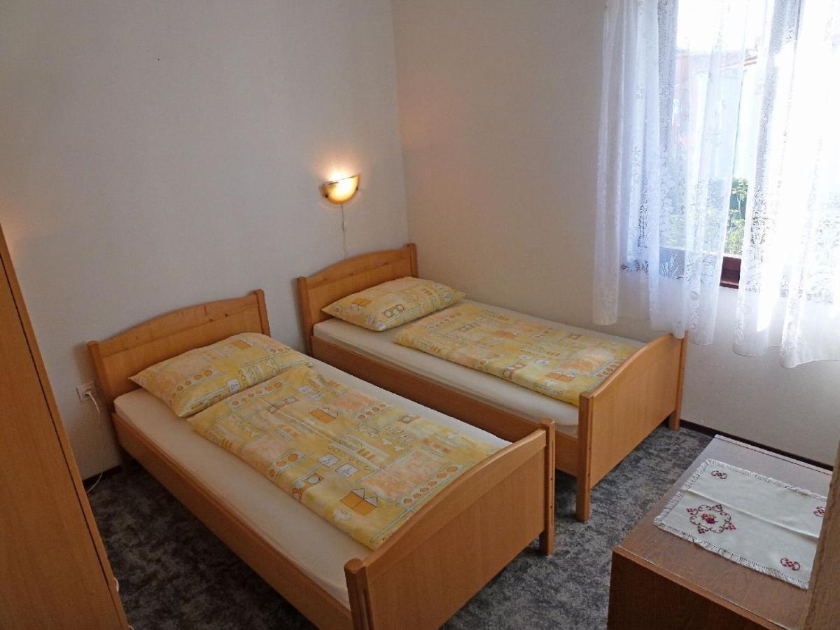 Apartment Milica Njivice Buitenkant foto